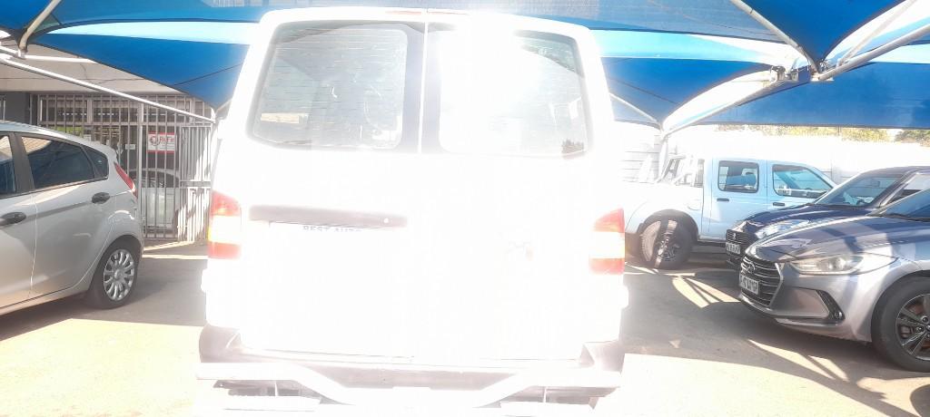 2009 VW Transporter 2.0 Engine Capacity Panel Van Diesel in Bedfordview - Image 6
