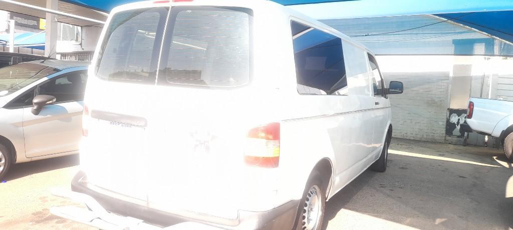 2009 VW Transporter 2.0 Engine Capacity Panel Van Diesel in Bedfordview - Image 7