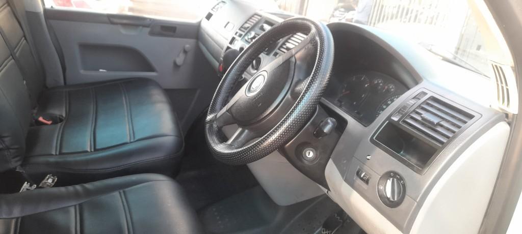 2009 VW Transporter 2.0 Engine Capacity Panel Van Diesel in Bedfordview - Image 8