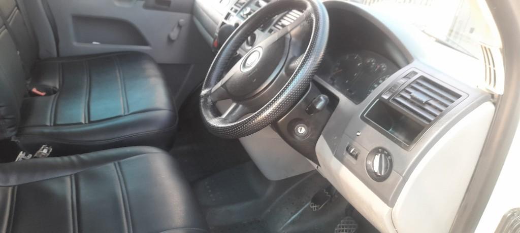 2009 VW Transporter 2.0 Engine Capacity Panel Van Diesel in Bedfordview - Image 9