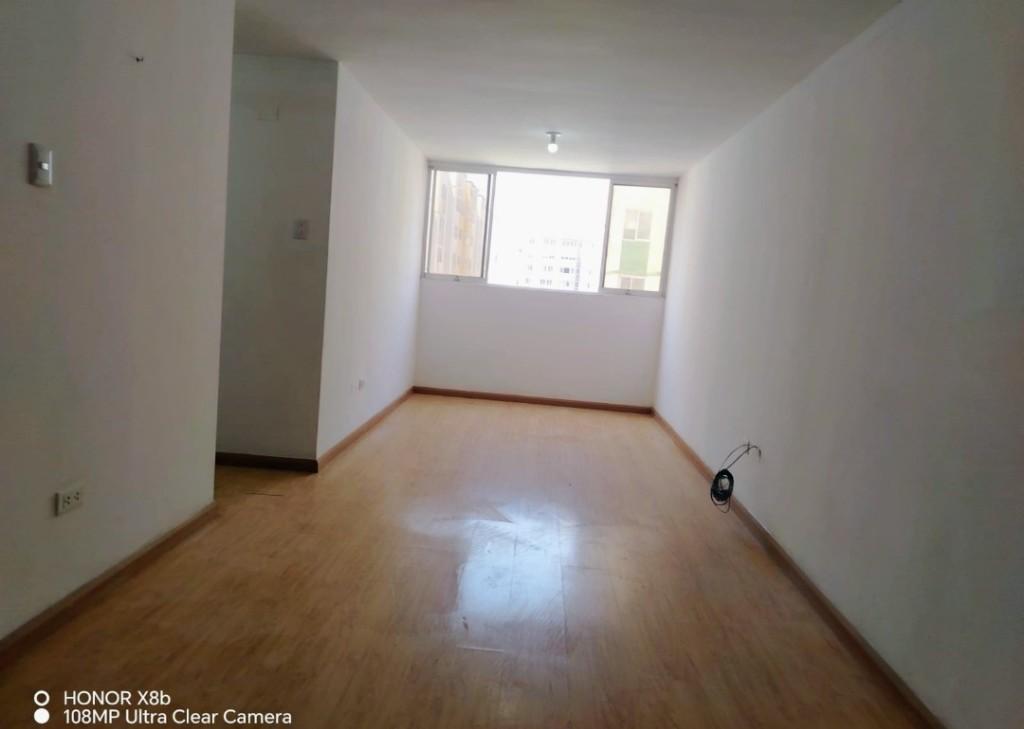 VENDO PRADERAS COMAS PISO 11 COSTADO UNSMP COMAS en Perú - Imagen 8