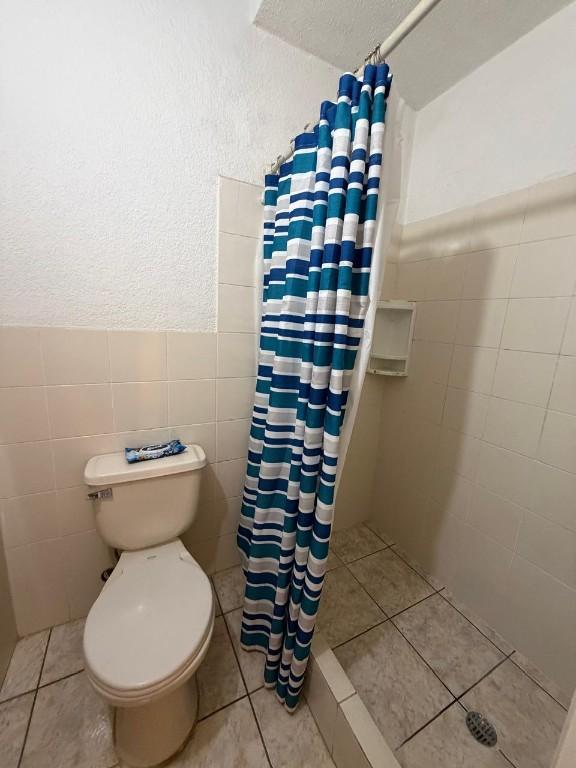 CASA EN RENTA EN SAN LUCAS en Guatemala - Imagen 2