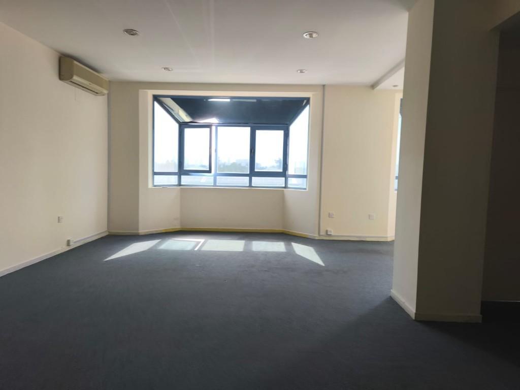 Spacious Separate Office for Rent in Al Garhoud in Dubai - Image 5