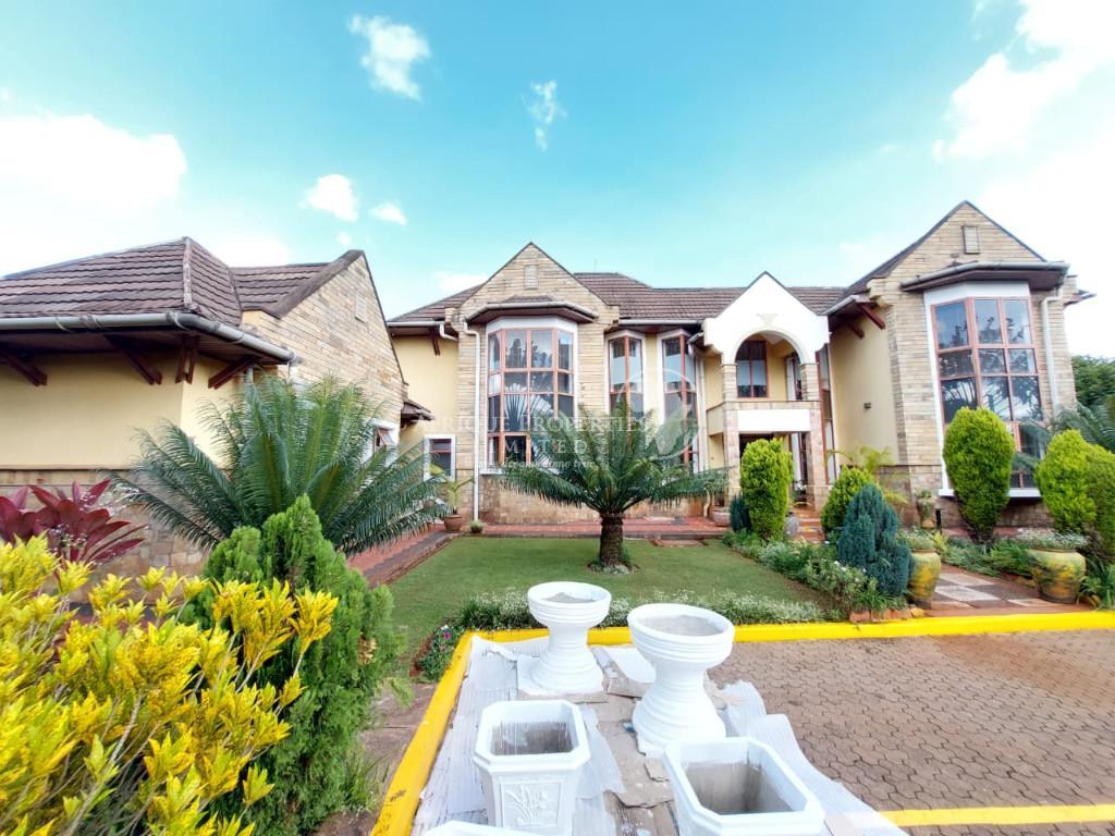 5 Bedroom All Ensuite Home+2DSQs For Rent In Runda in Kenya - Image 1