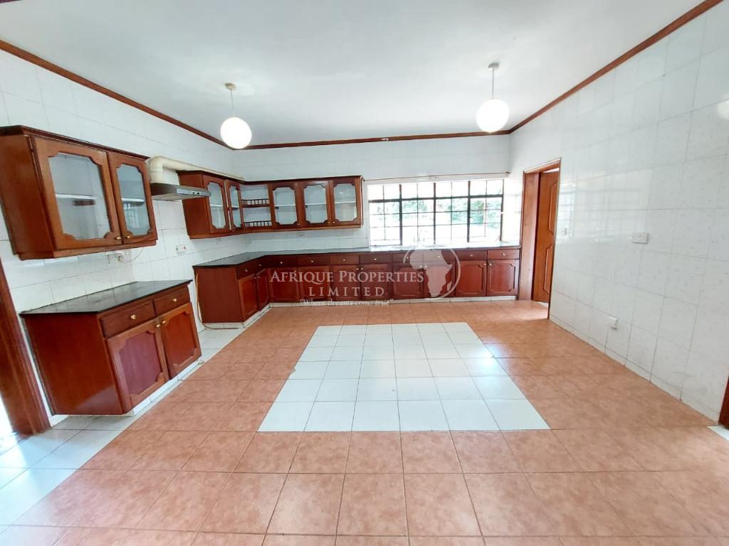5 Bedroom All Ensuite+2DSQs House For Rent In Runda in Nairobi - Image 5