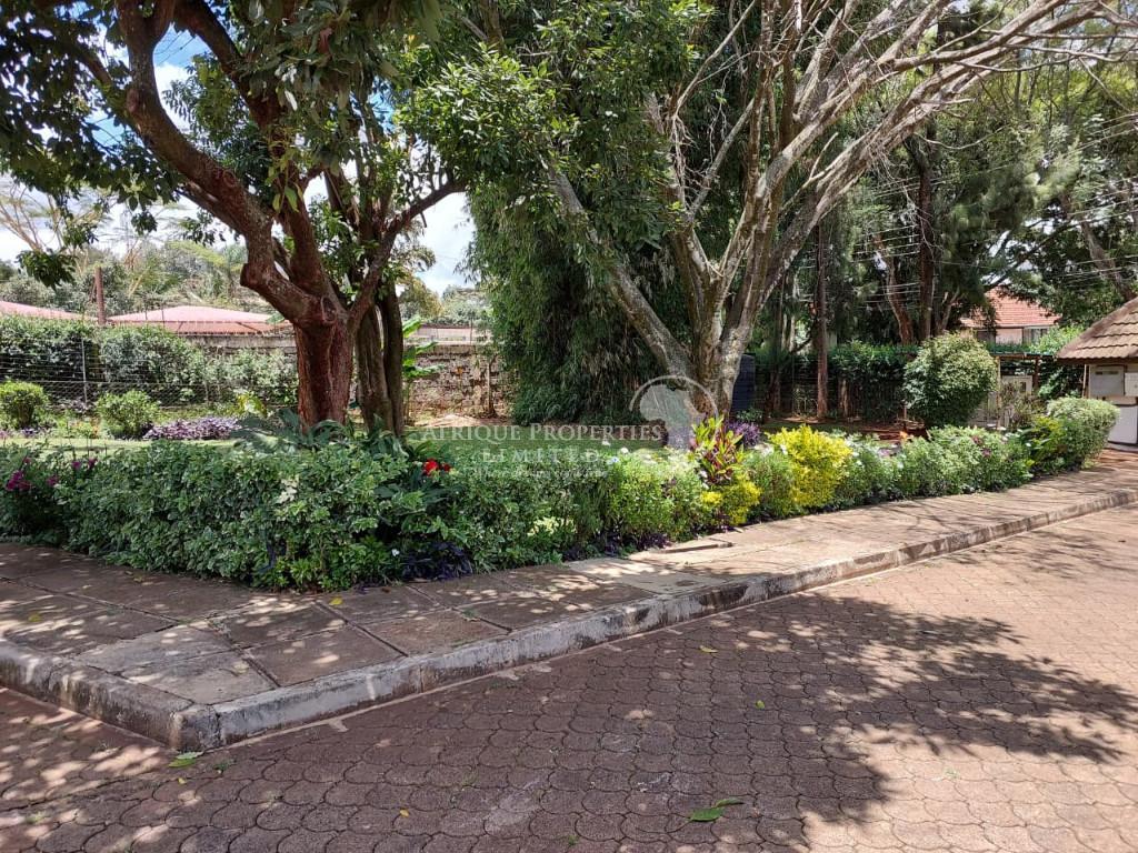 5 Bedroom All Ensuite+2DSQs House For Rent In Runda in Nairobi - Image 14