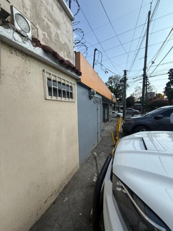 BODEGA COMERCIAL EN RENTA A POCOS PASOS DE LA ROOSEVELT en Guatemala - Imagen 2