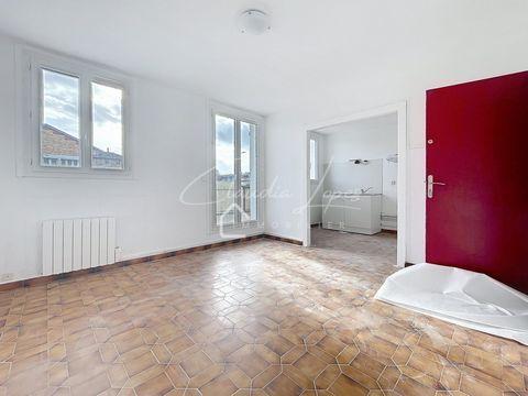 STUDIO AVEC GRANDE TERRASSE à Montigny-lès-Cormeilles - Photo 1