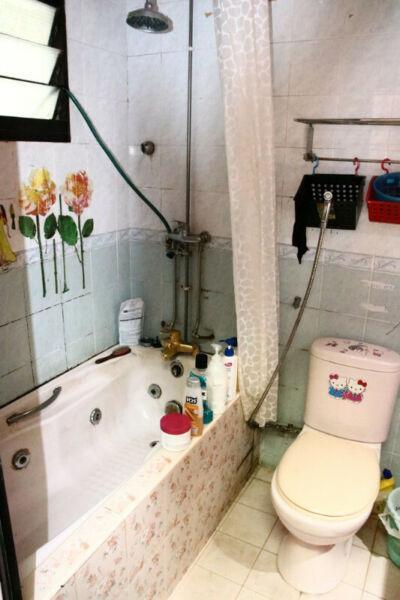 BEDROOM BESIDE TIONG BAHRU MRT STATION FOR RENT in Hougang - Image 3