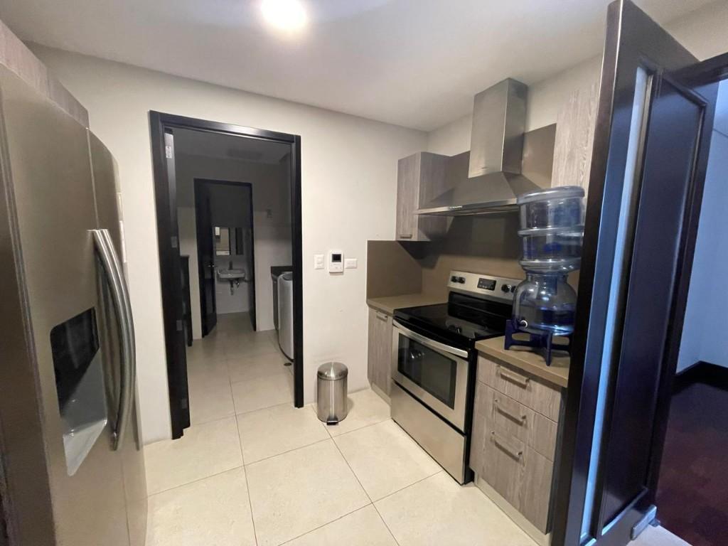 RENTO AMPLIO APARTAMENTO EN ZONA 14 en Guatemala - Imagen 9