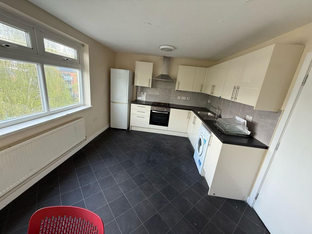 Fully Supported Accommodation available,Immediate Move In in Dudley - Image 2