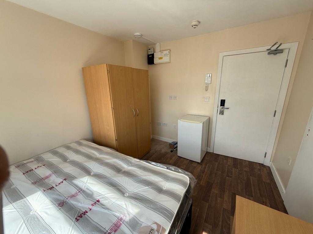 Fully Supported Accommodation available,Immediate Move In in Dudley - Image 4