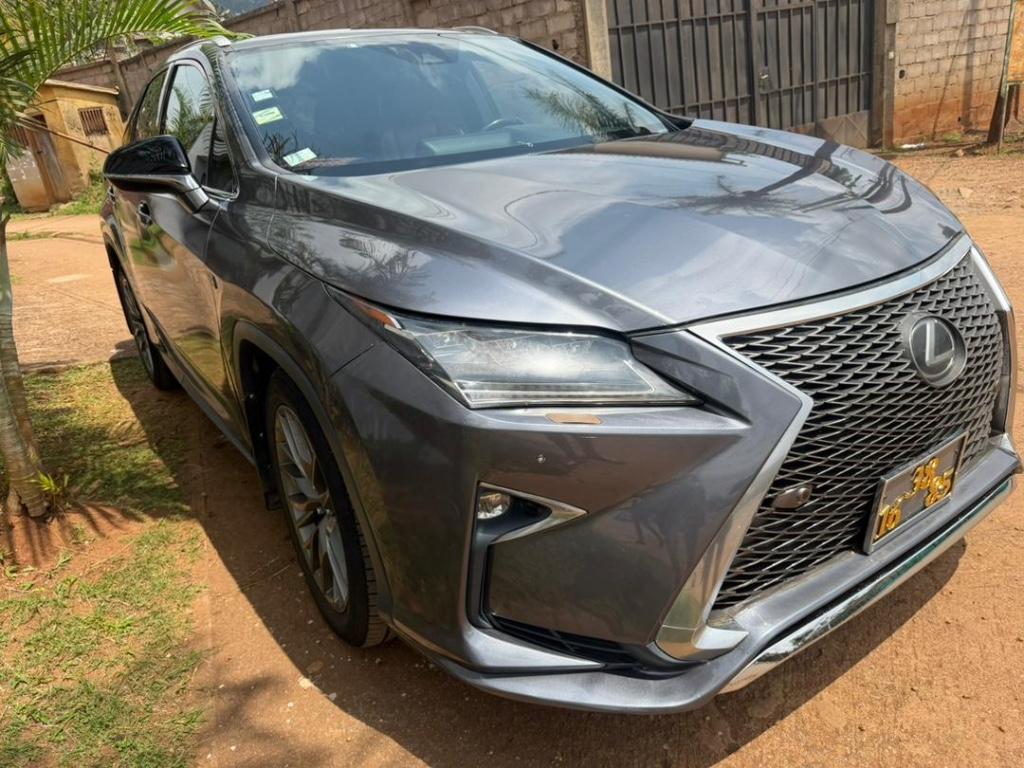 Lexus RX350 année 2018 immatriculé au Cameroun - Photo 3