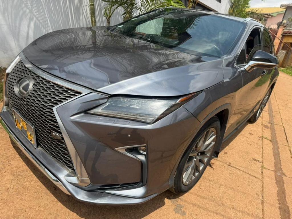 Lexus RX350 année 2018 immatriculé au Cameroun - Photo 2