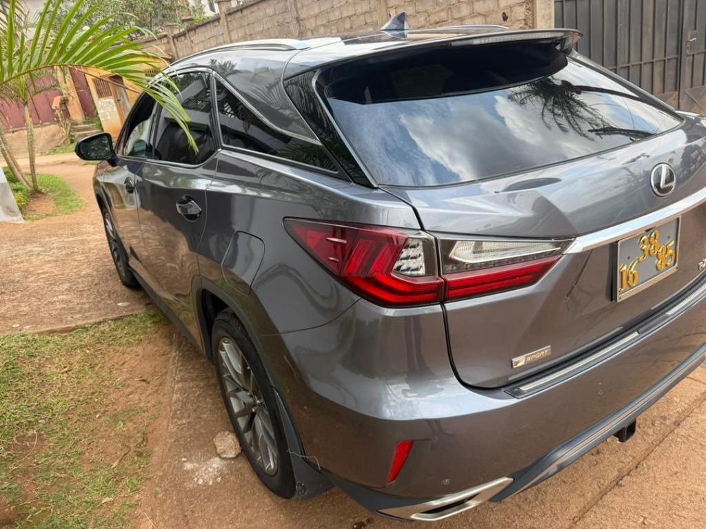 Lexus RX350 année 2018 immatriculé au Cameroun - Photo 5