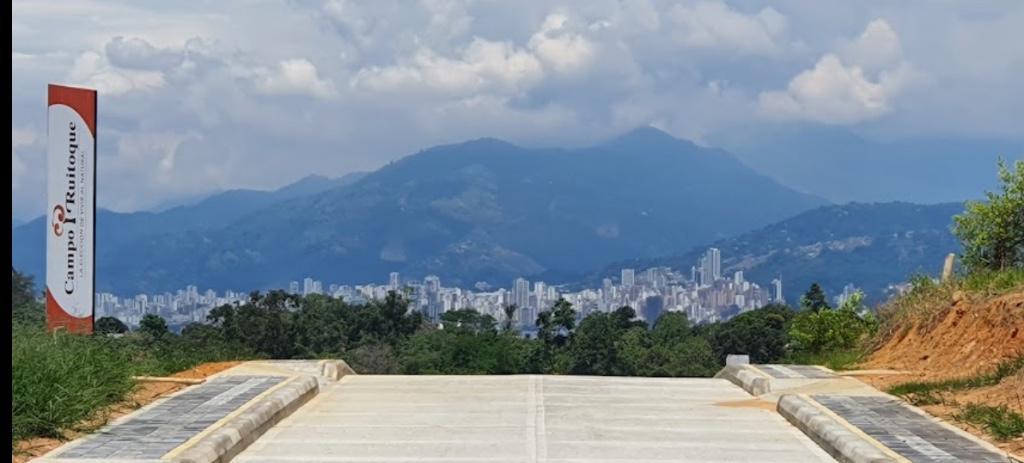VENTA LOTE RUITOQUE BAJO. CONDOMINIO CAMPO RUITOQUE en Bucaramanga - Imagen 2