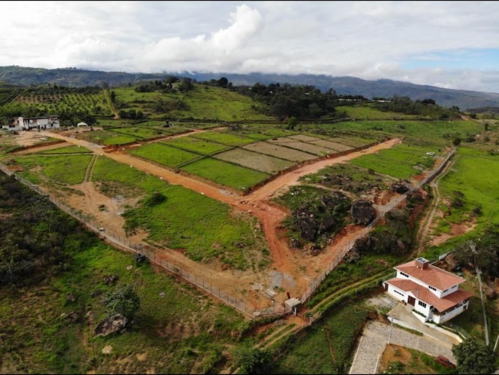 VENTA LOTE RUITOQUE BAJO. CONDOMINIO CAMPO RUITOQUE en Bucaramanga - Imagen 1