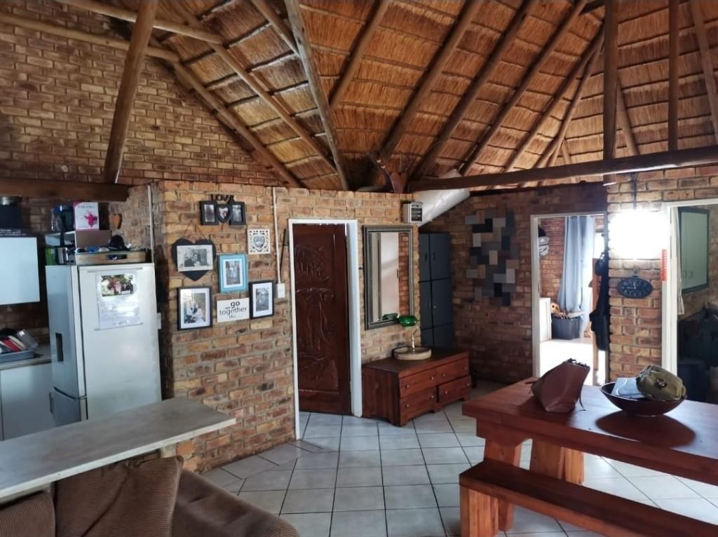 Nice 3 Bedroom Houser for Rent In Roodeplaat/ Kameeldrift East in Centurion - Image 7