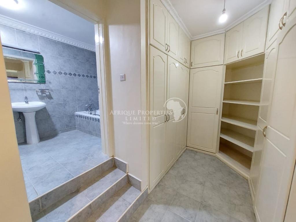 5 Bedroom All Ensuite House+GuestWing For Rent In Runda in Kenya - Image 11