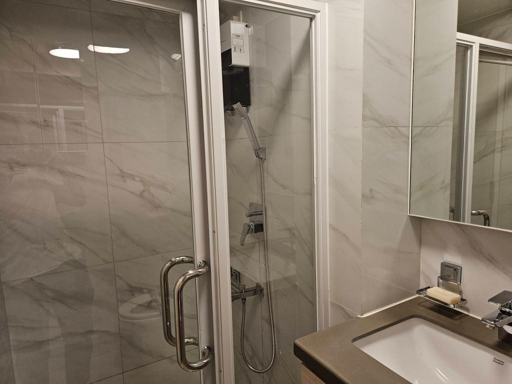 Mandani Bay Studio facing Pool for RENT Mandaue City, Cebu in Philippines - Image 6