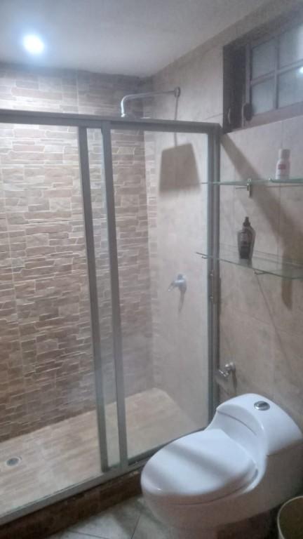 SE ARRIENDA DEPARTAMENTO 2 DORMITORIOS AMOBLADO en Sinincay - Imagen 5