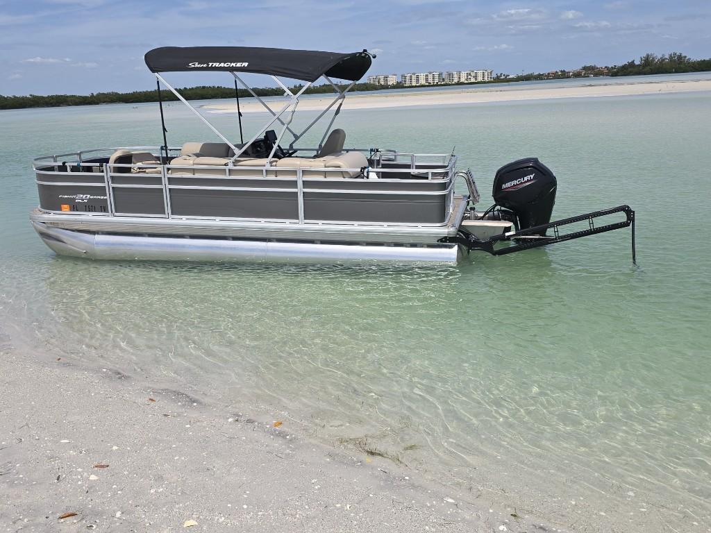 Sunchasers Pontoon Rentals in Pinellas Park - Image 9