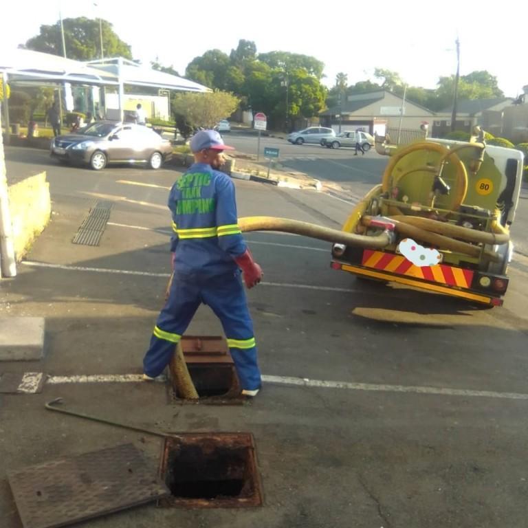 Overflowing Septic Tank Blocked Drain We Can Help TODAY! in Tembisa - Image 3