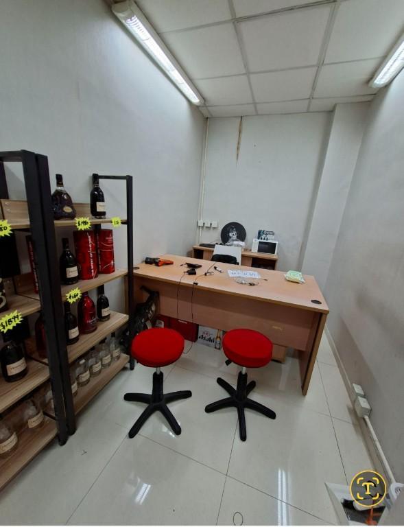 SHOP FOR RENT KOWLOON CLOSE TO MTR in Sai Wan Ho - Image 1