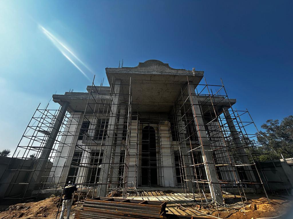 Luxury Modern Home Design in Noida - Image 1