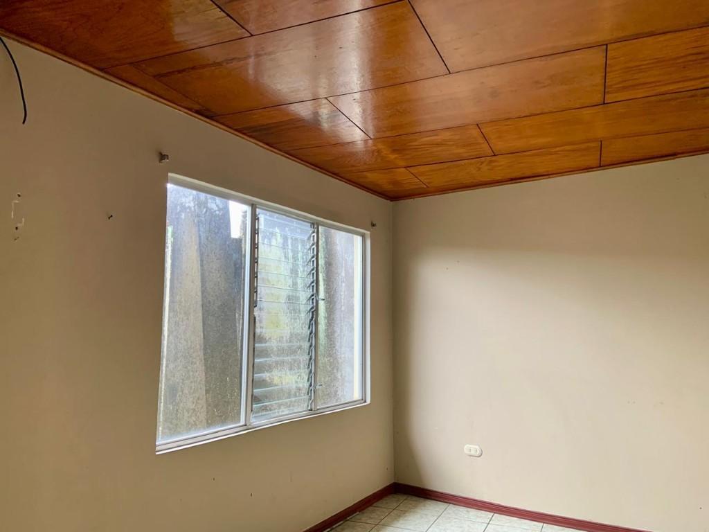 PROPIEDAD CON CASAS Y APARTAMENTOS EN SABANILLA. en Costa Rica - Imagen 1