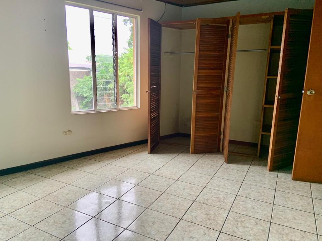 PROPIEDAD CON CASAS Y APARTAMENTOS EN SABANILLA. en Costa Rica - Imagen 6