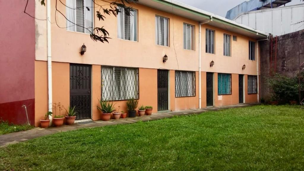 PROPIEDAD CON CASAS Y APARTAMENTOS EN SABANILLA. en Costa Rica - Imagen 8