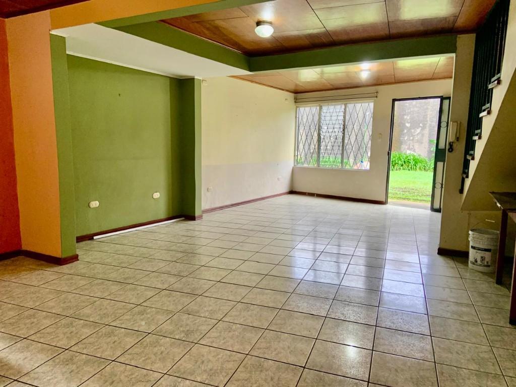 PROPIEDAD CON CASAS Y APARTAMENTOS EN SABANILLA. en Costa Rica - Imagen 9