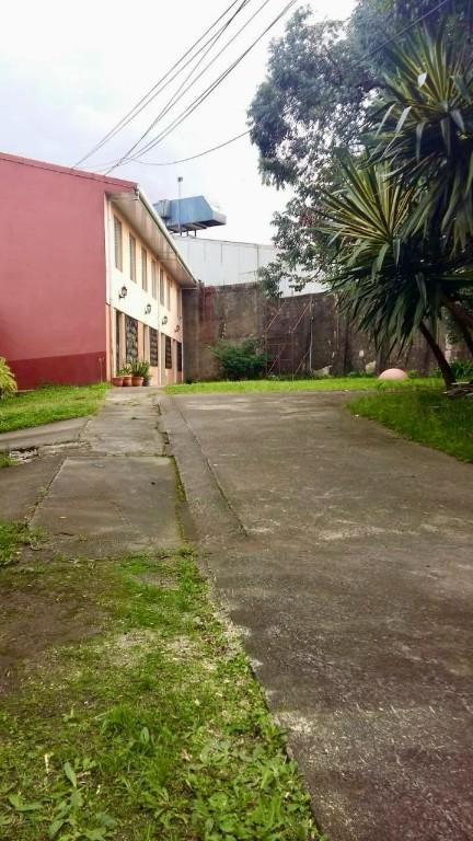 PROPIEDAD CON CASAS Y APARTAMENTOS EN SABANILLA. en Costa Rica - Imagen 13