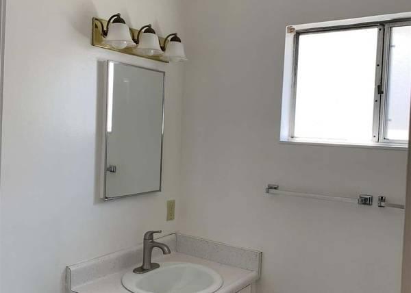 Beautiful 2bd 2bth- 1232ft2 in United States - Image 2