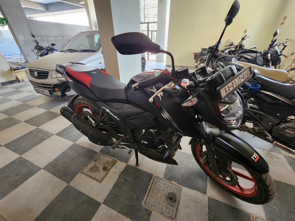 Apache RTR 160 4v special edition in Vasanth Nagar - Image 1