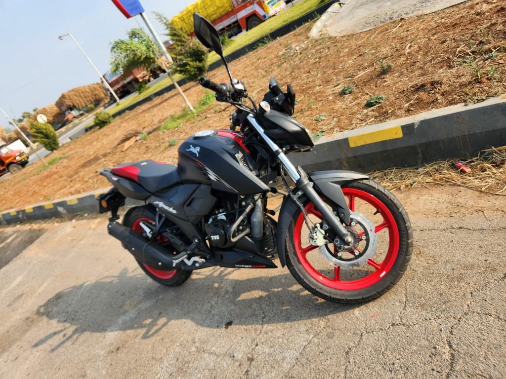 Apache RTR 160 4v special edition in Vasanth Nagar - Image 4