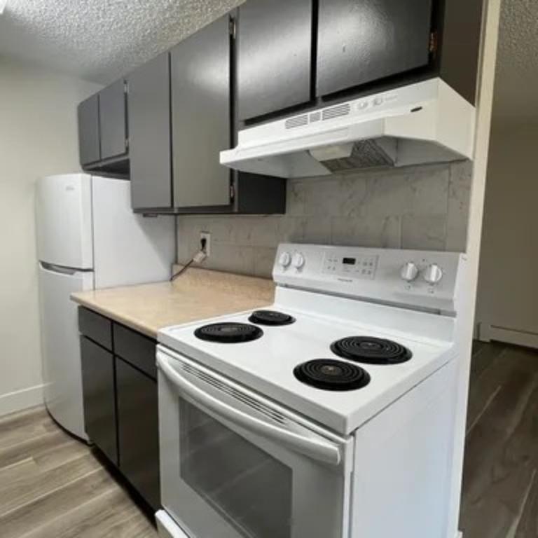 1BEDROOM 1BATHROOM AVAILABLE in Loveland - Image 2