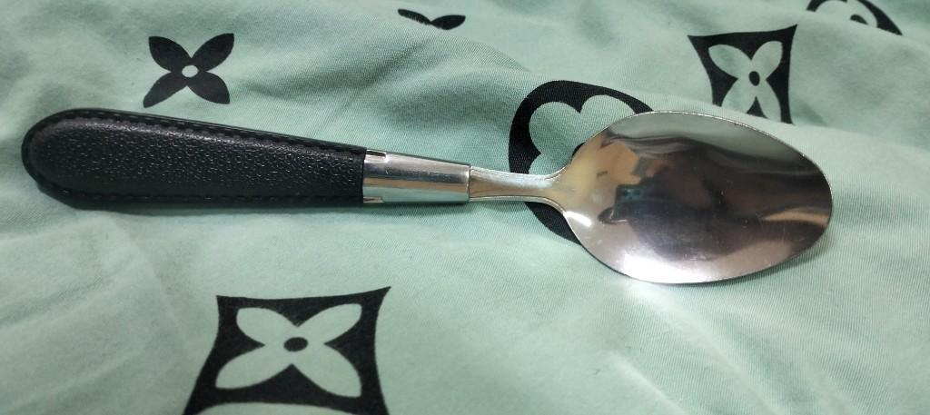 A large, solid, premium metal spoon Only 3 AED in United Arab Emirates - Image 3