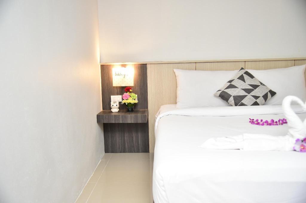 Happy Room in Thailand - Image 1