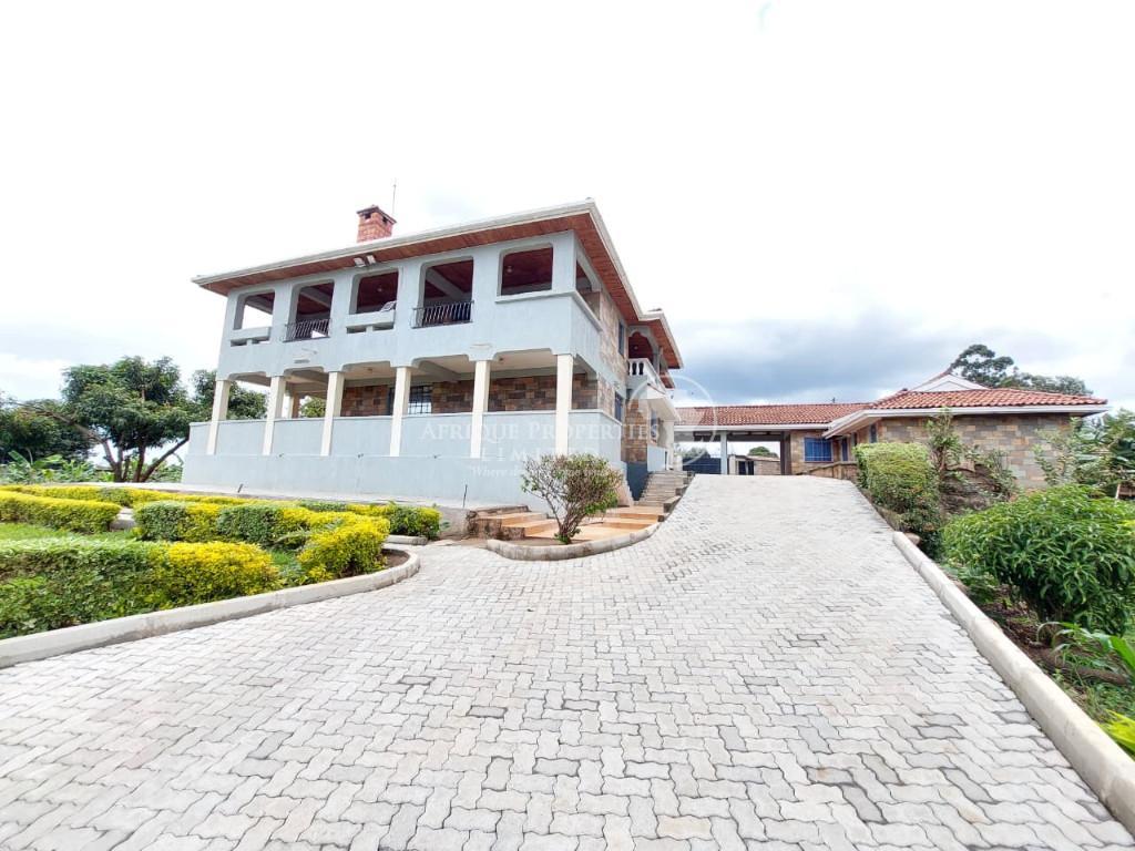 4 Bedroom Contemporary House On 1.5 acres For Rent In Runda in Kenya - Image 1