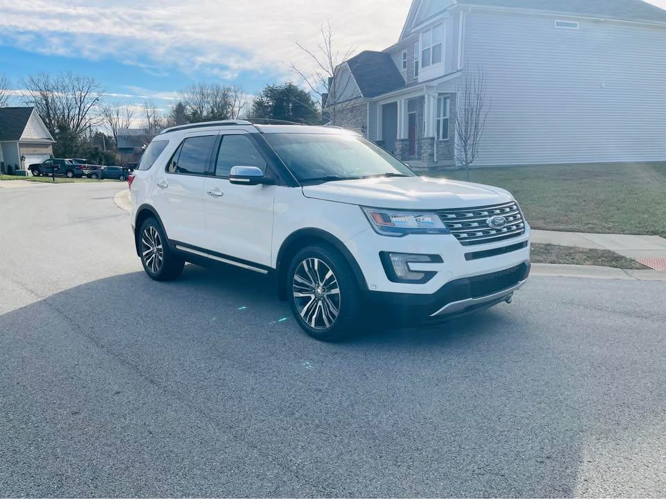 Fully Loaded Ford 2017 Explorer in Atlanta - Image 1