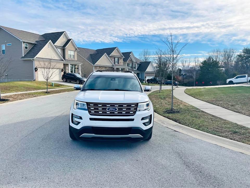 Fully Loaded Ford 2017 Explorer in Atlanta - Image 4