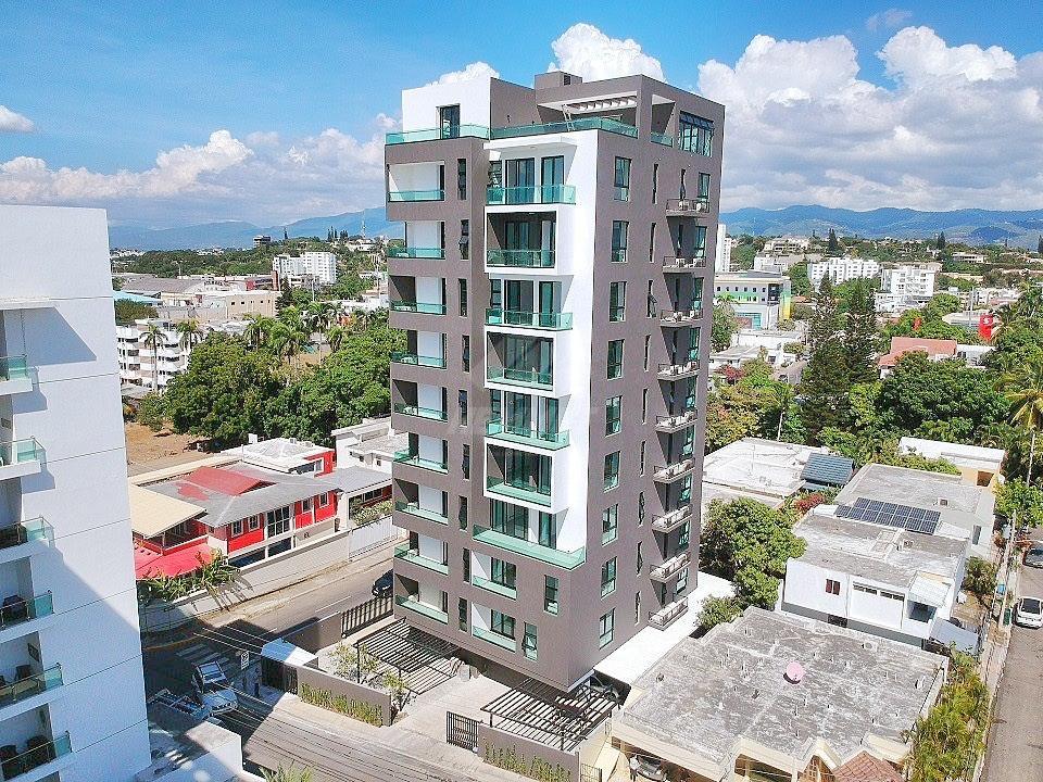 TORRE ROOFTOP Y GIMNASIO DOS HABITACIONES LA ESMERALDA en Licey al Medio - Imagen 1