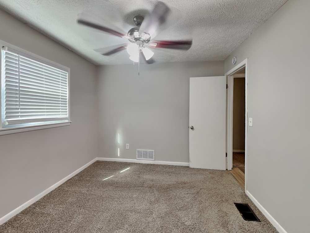 Cozy & Comfortable House – Move-In Ready in Atlanta - Image 6
