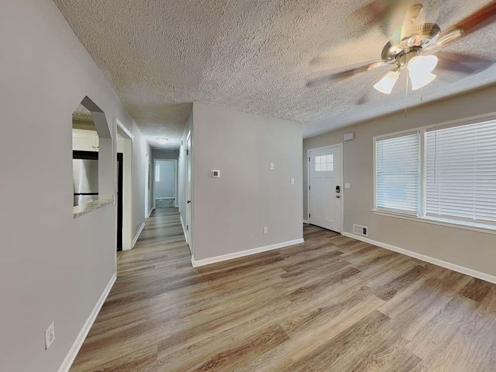 Cozy & Comfortable House – Move-In Ready in Atlanta - Image 3