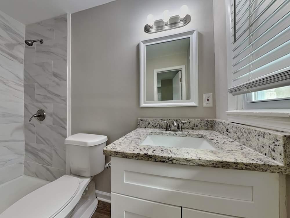 Cozy & Comfortable House – Move-In Ready in Atlanta - Image 8