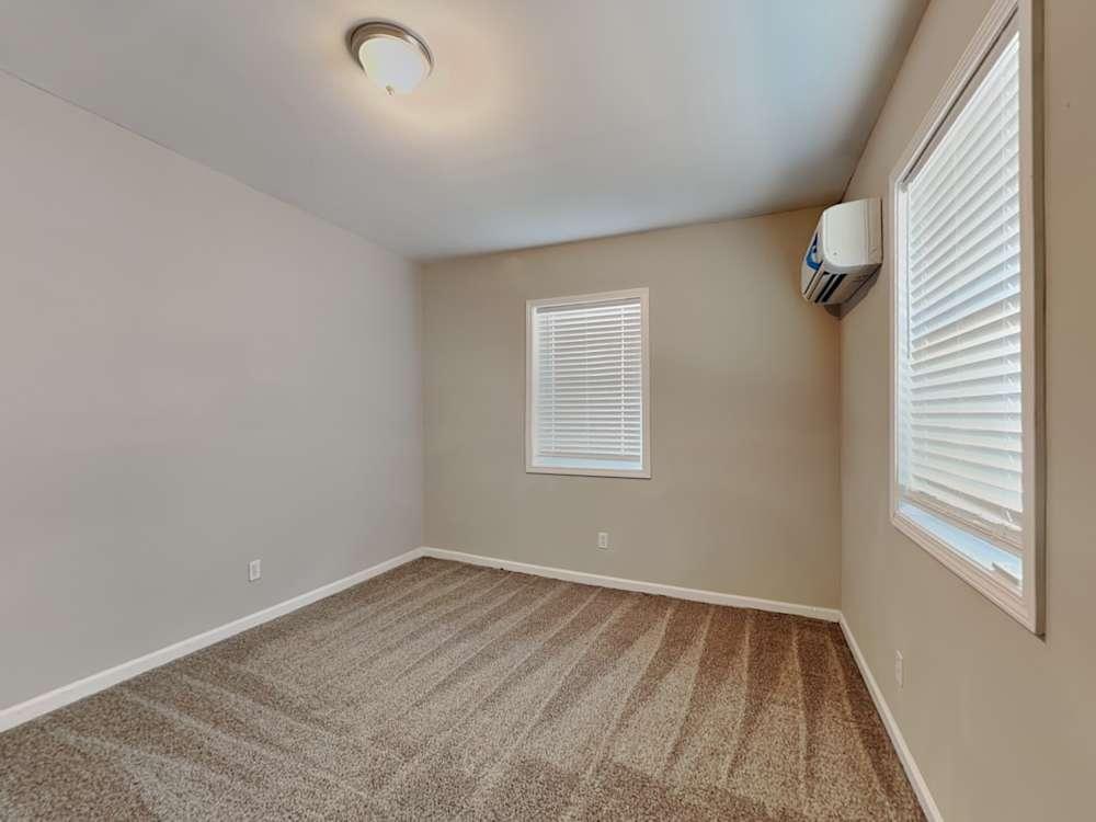 Cozy & Comfortable House – Move-In Ready in Atlanta - Image 10