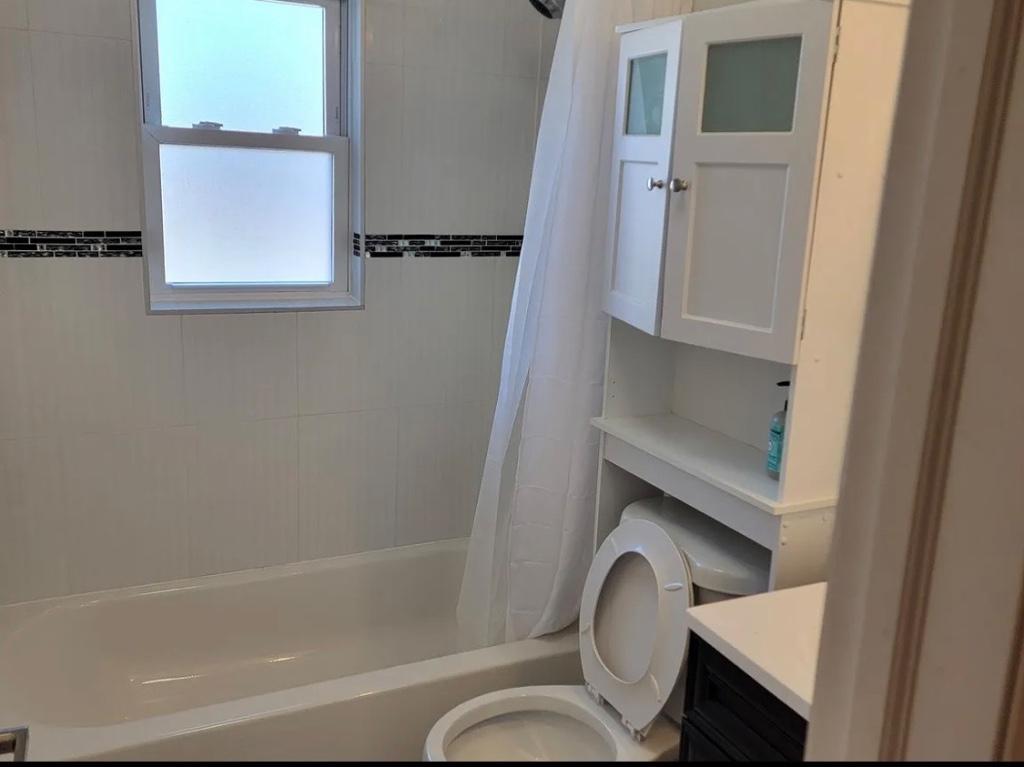 Spacious 3BR Brick Home for Rent in Rosedale, NY – Modern Living in Long Beach - Image 6