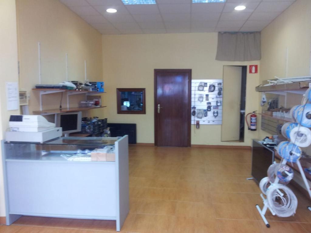 SE VENDE LOCAL en Santurtzi - Imagen 1